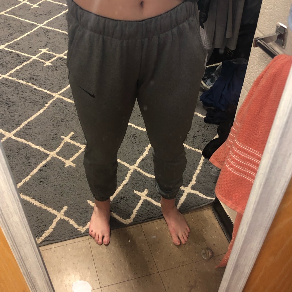 NIKE LIKE NEW GREY JOGGER SWEATPANTS